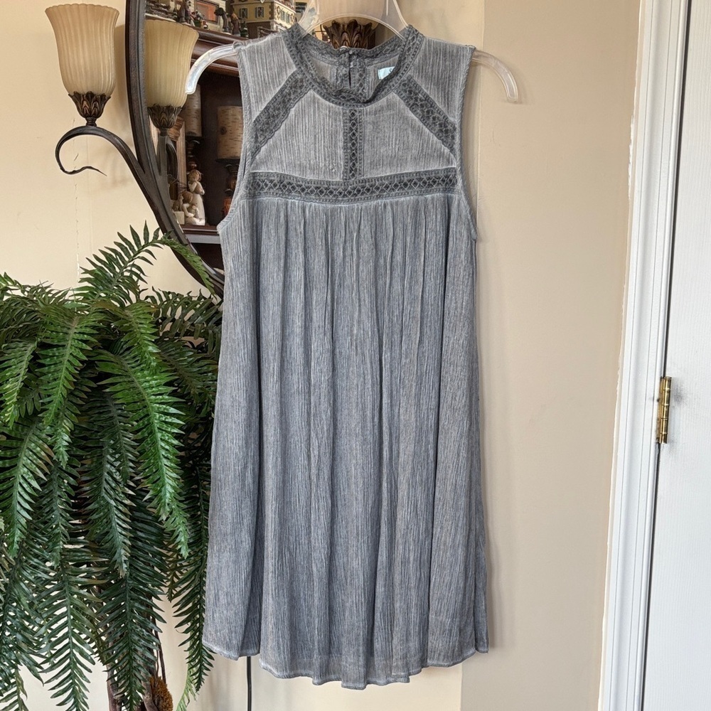 She + Sky Gray Sleeveless Dress w/ Crochet Lace & Button Accents Lined Boho